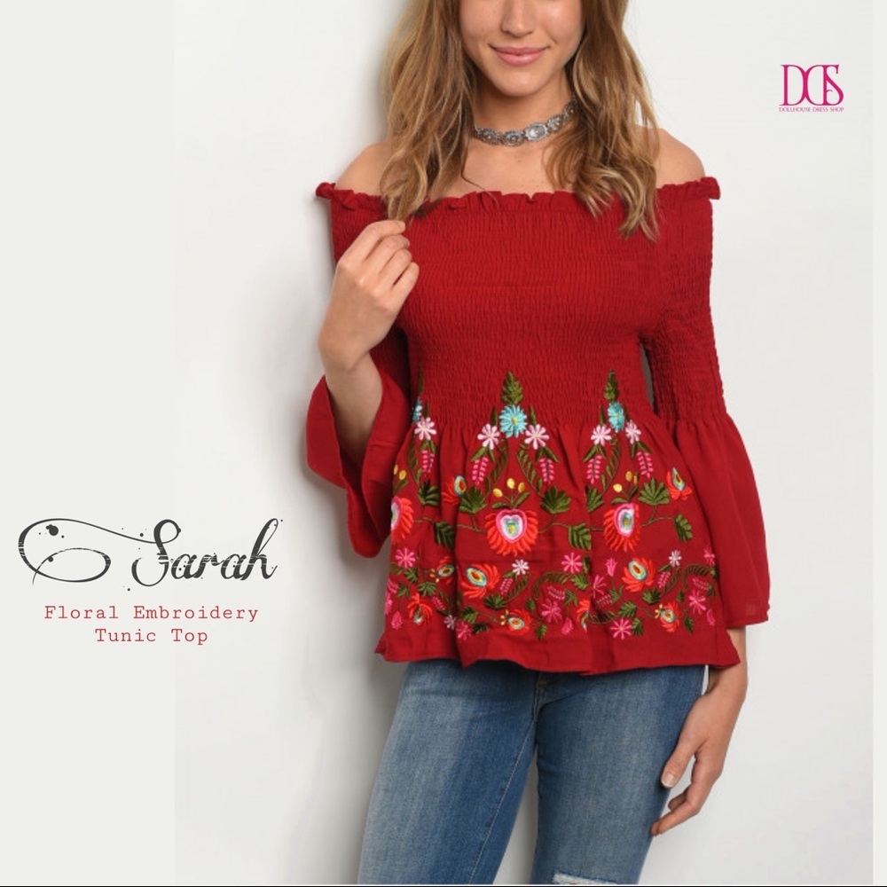 5 ⭐️ Sarah - Floral Embroidery Tunic Top